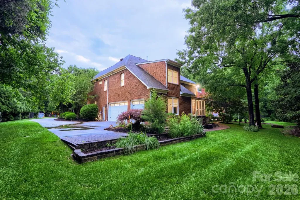 6605 Saunton Court Charlotte NC 28277