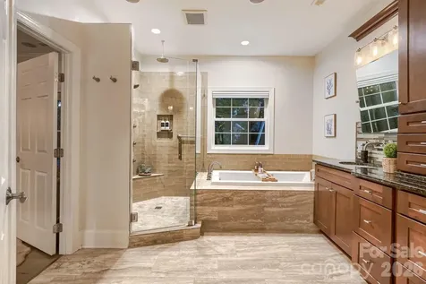 6605 Saunton Court Charlotte NC 28277