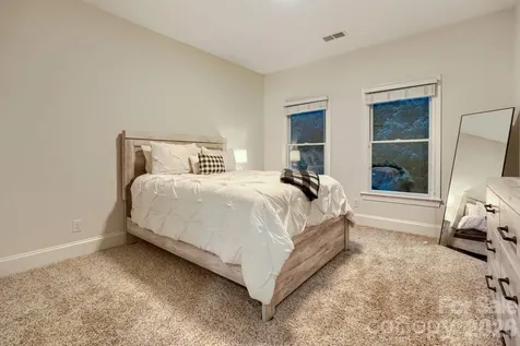 6605 Saunton Court Charlotte NC 28277
