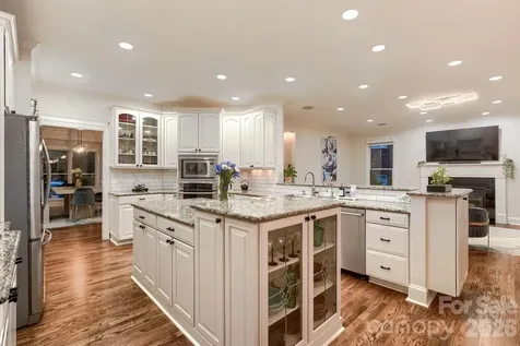 6605 Saunton Court Charlotte NC 28277