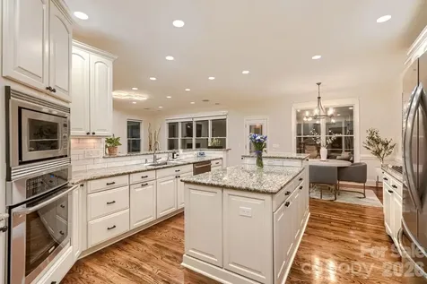 6605 Saunton Court Charlotte NC 28277