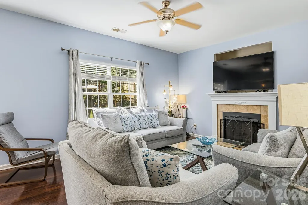 4816 Delprado Circle Charlotte NC 28216