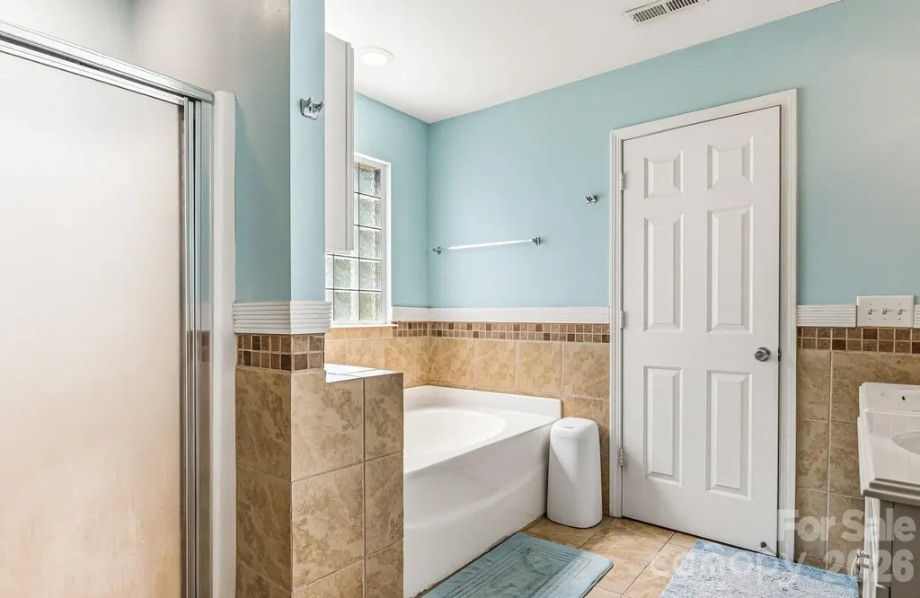 4816 Delprado Circle Charlotte NC 28216