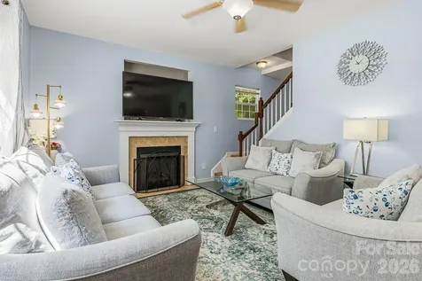 4816 Delprado Circle Charlotte NC 28216