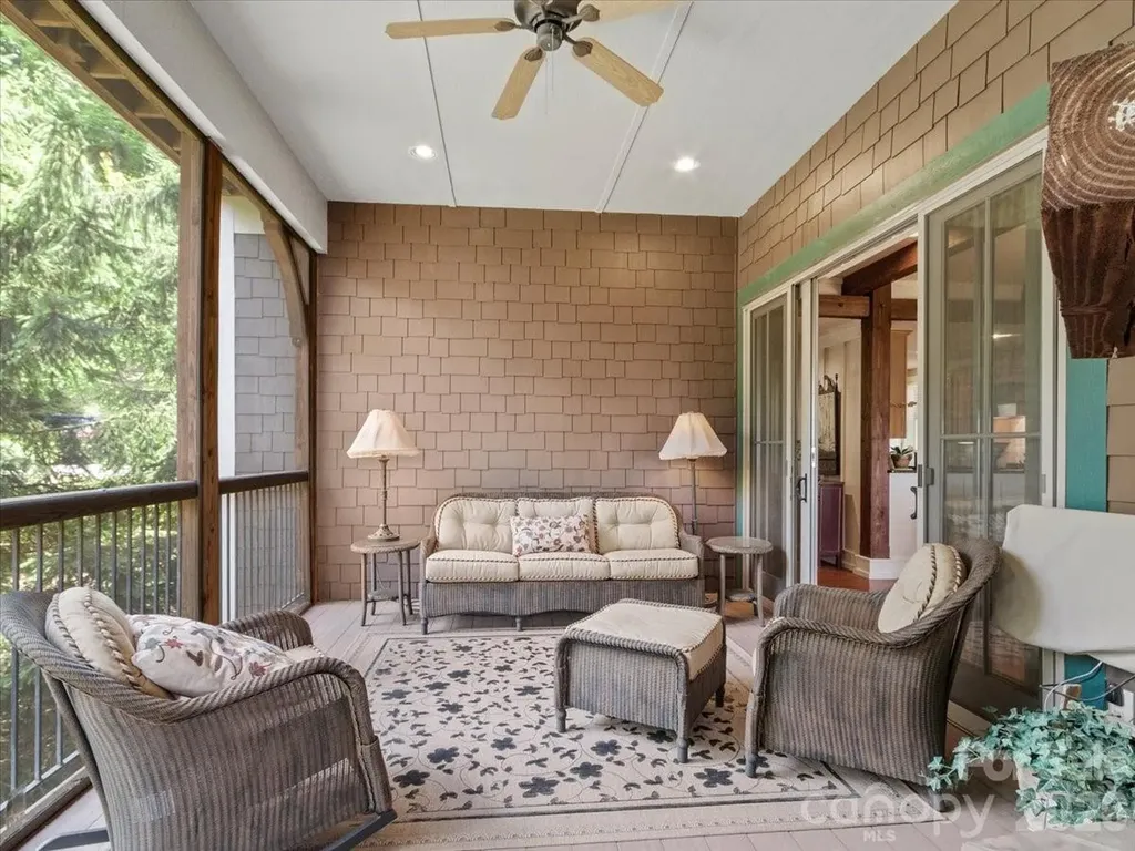 45 Creekside Way Burnsville NC 28714
