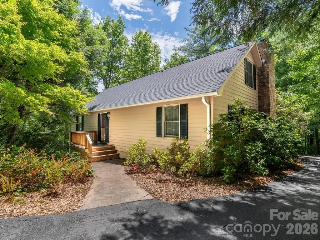Fairview NC, 25 Blueberry Lane