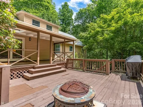 25 Blueberry Lane Fairview NC 28730