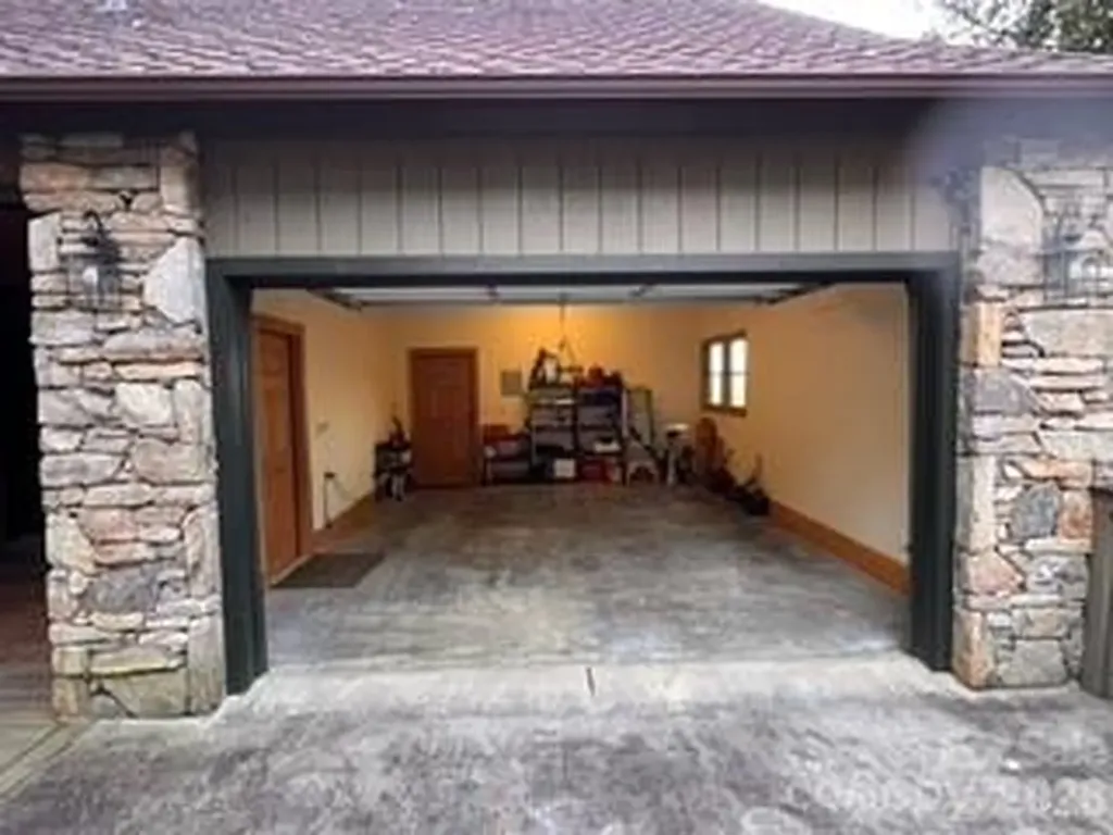 755 Andrew Banks Road Burnsville NC 28714