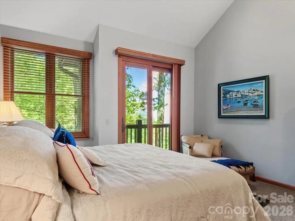15 Ivy Point Lane Burnsville NC 28714