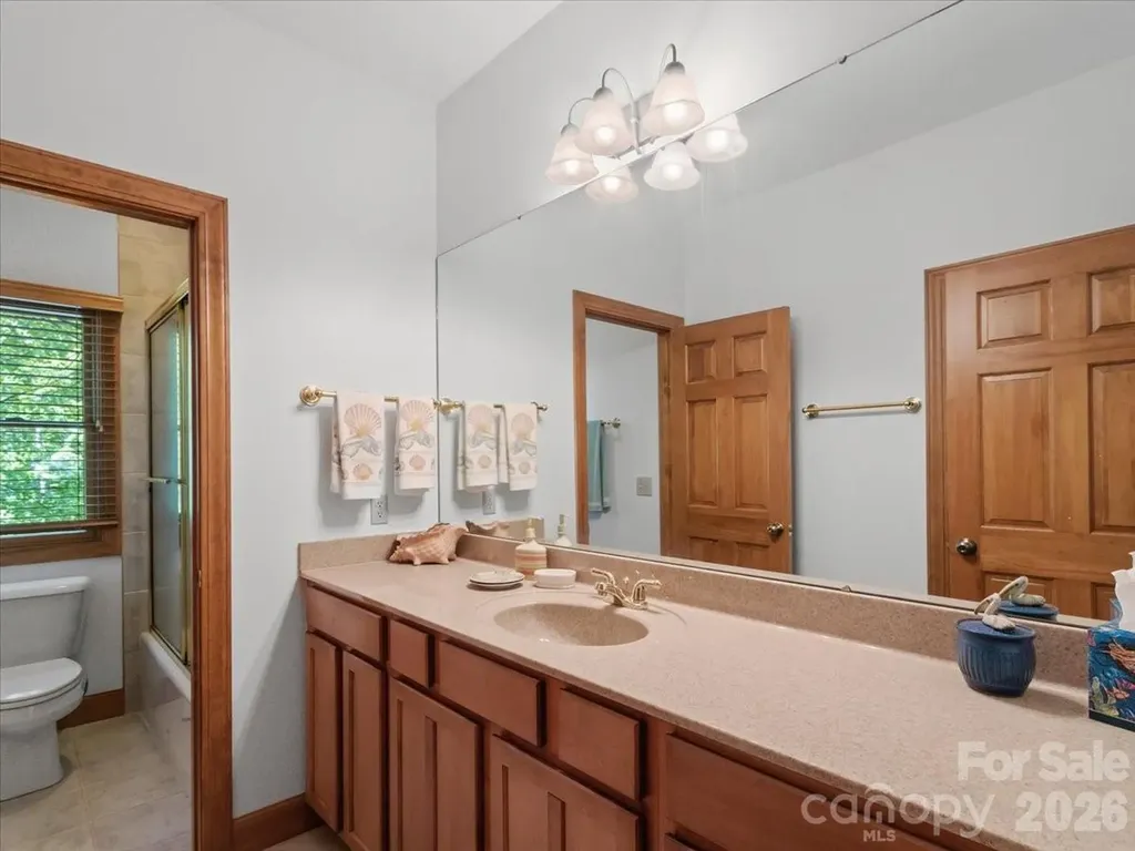 15 Ivy Point Lane Burnsville NC 28714