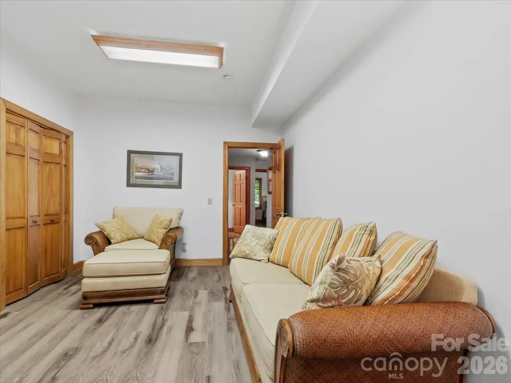 15 Ivy Point Lane Burnsville NC 28714