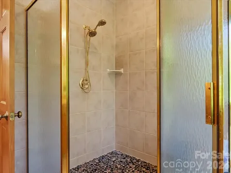 15 Ivy Point Lane Burnsville NC 28714