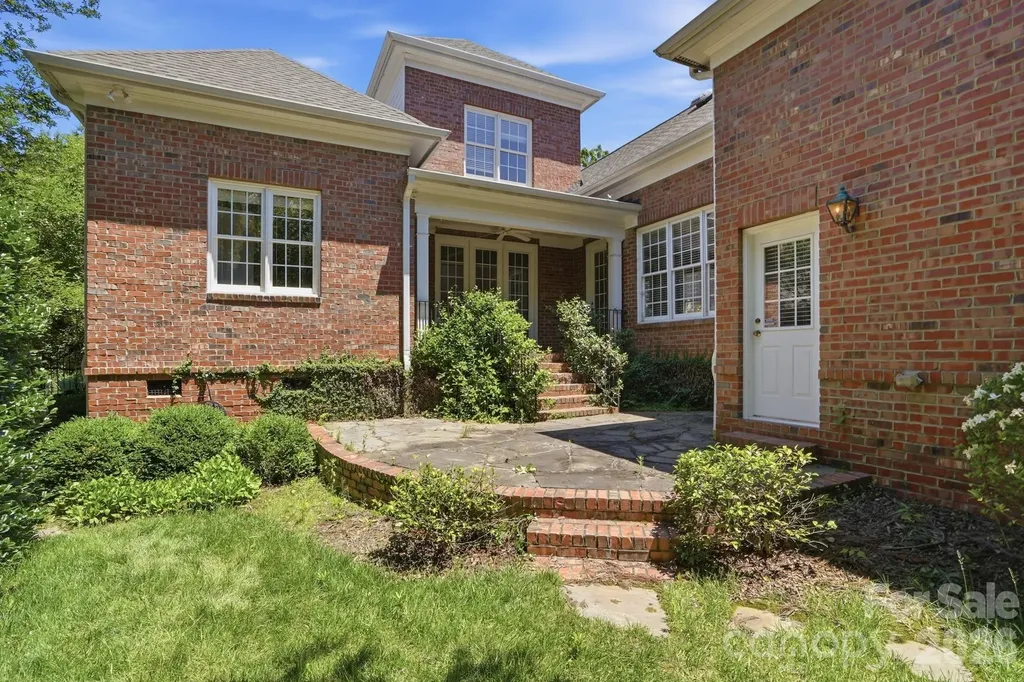 212 Hawthorne Park Avenue Belmont NC 28012