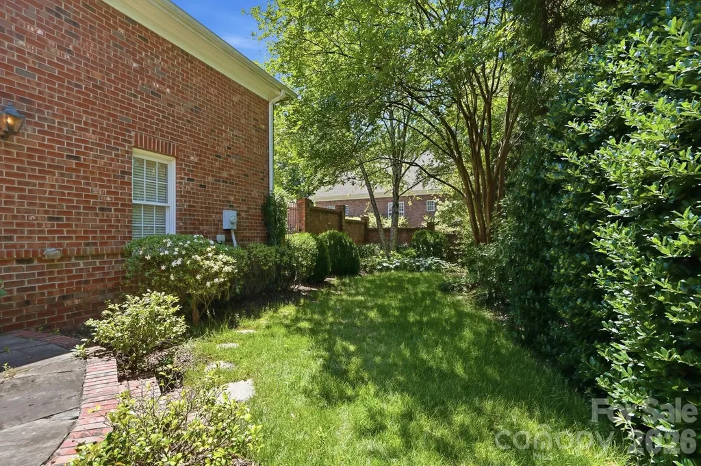 212 Hawthorne Park Avenue Belmont NC 28012