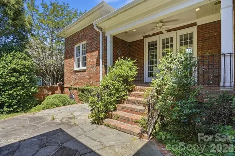 212 Hawthorne Park Avenue Belmont NC 28012