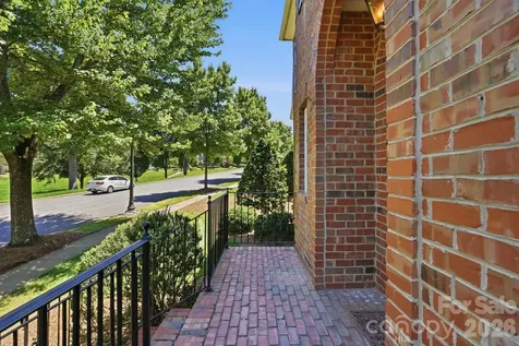 212 Hawthorne Park Avenue Belmont NC 28012
