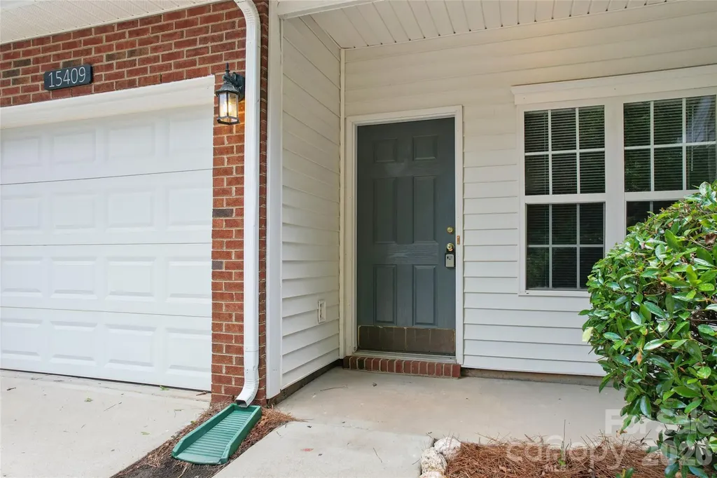 15409 Tully House Court Charlotte NC 28277