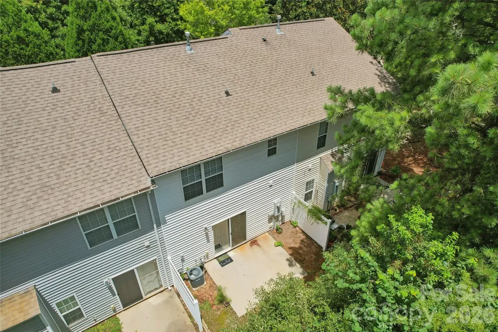 15409 Tully House Court Charlotte NC 28277