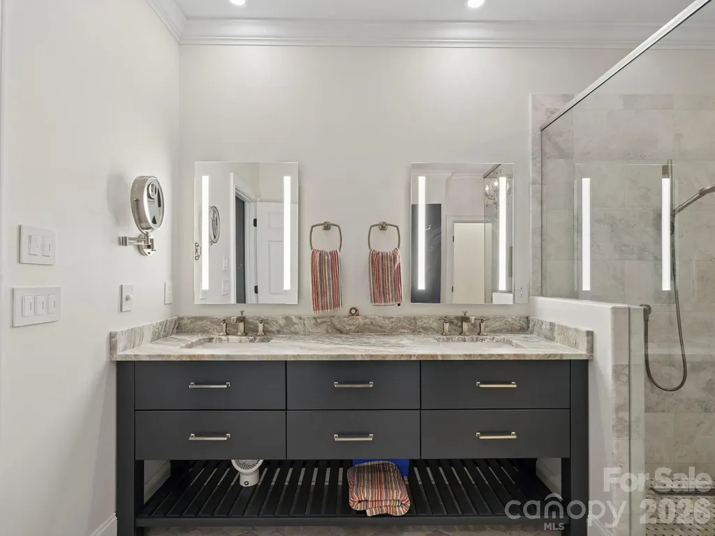 6826 Louisburg Square Lane Charlotte NC 28210