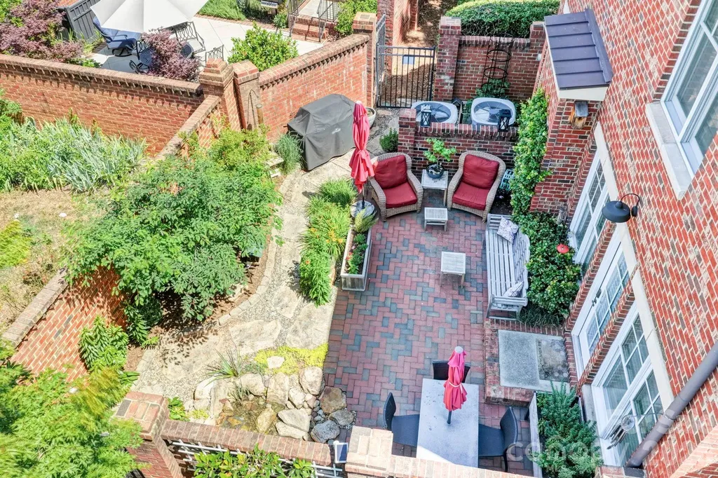 6826 Louisburg Square Lane Charlotte NC 28210