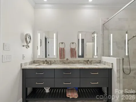 6826 Louisburg Square Lane Charlotte NC 28210