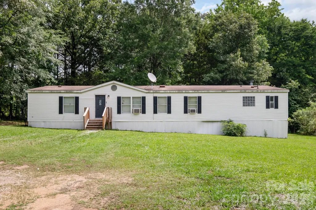 1046 Mckinney Lane Lancaster SC 29720