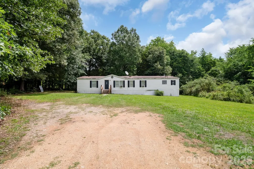 1046 Mckinney Lane Lancaster SC 29720