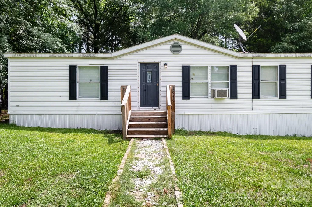 1046 Mckinney Lane Lancaster SC 29720