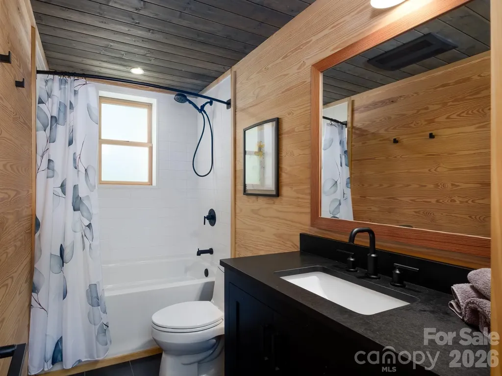 212 SE Shore Drive Lake Toxaway NC 28747