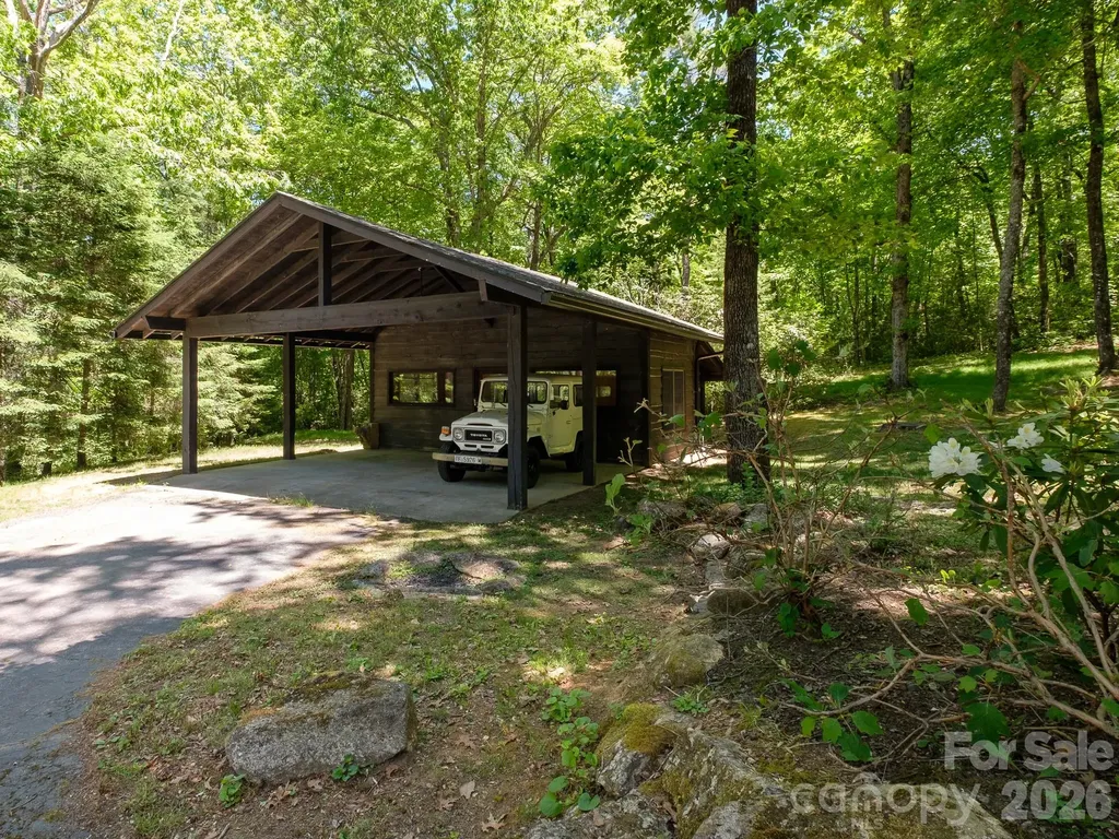 212 SE Shore Drive Lake Toxaway NC 28747