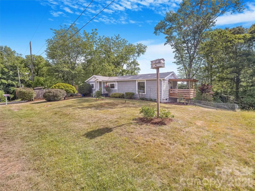 105 Smith Graveyard Road Asheville NC 28806