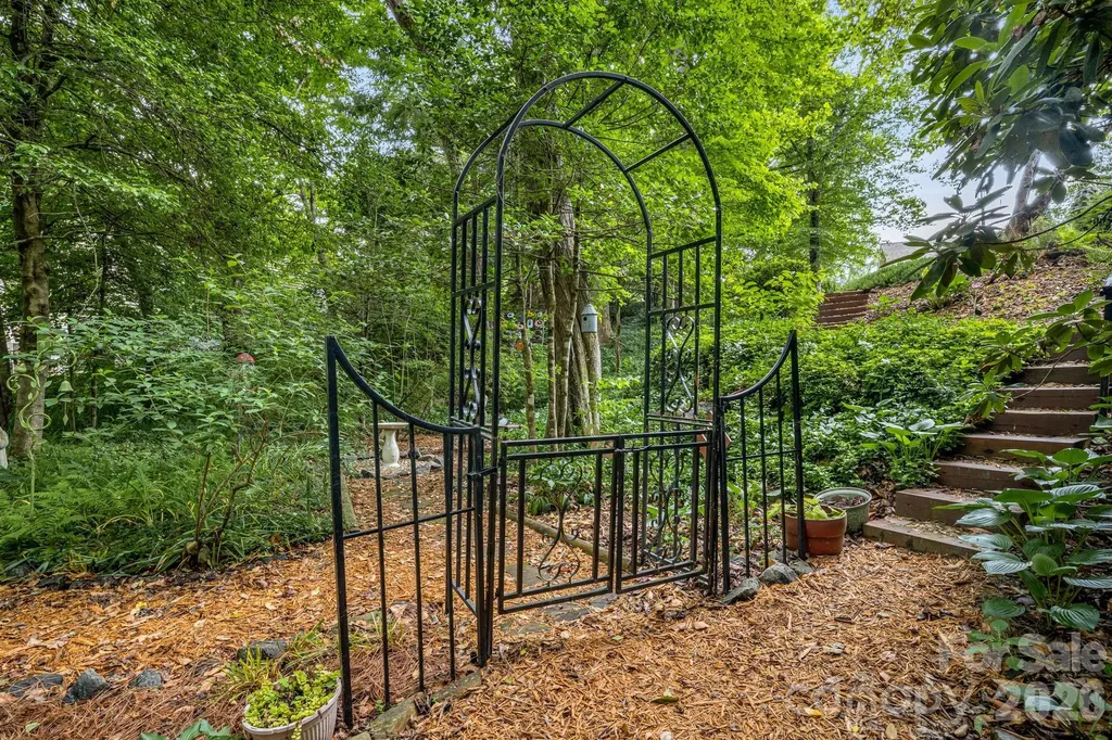 9 Firestone Court Etowah NC 28729