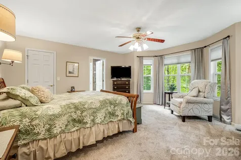 9 Firestone Court Etowah NC 28729