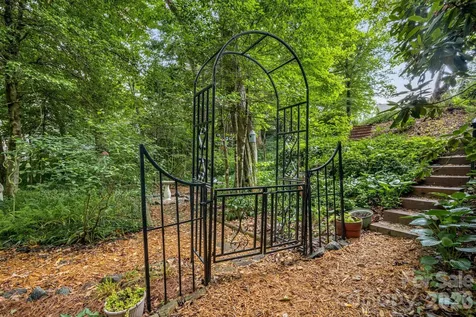 9 Firestone Court Etowah NC 28729