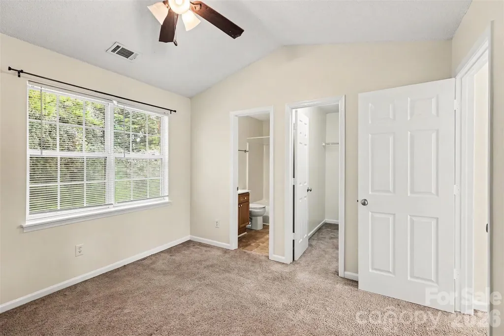 5833 Cougar Lane Charlotte NC 28269