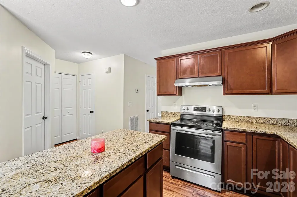 5833 Cougar Lane Charlotte NC 28269
