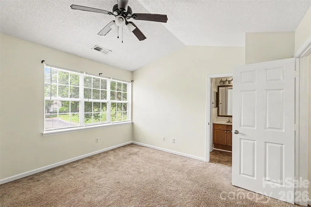 5833 Cougar Lane Charlotte NC 28269