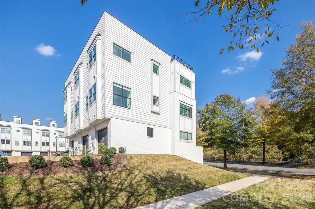 2319 Wesley Village Road Charlotte NC 28208