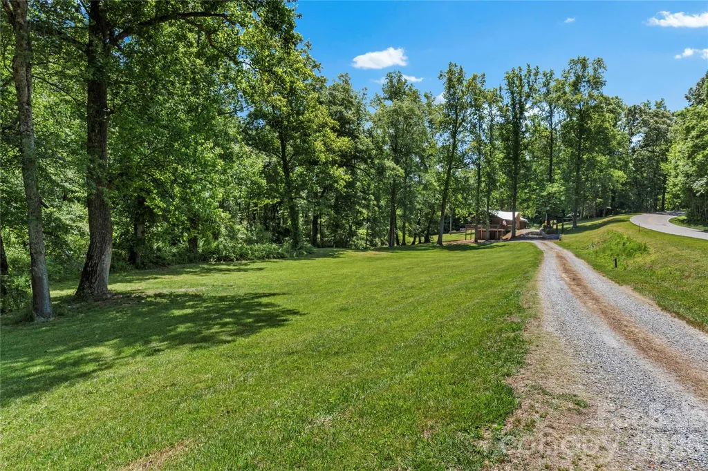 142 Pioneer Road Harmony NC 28634