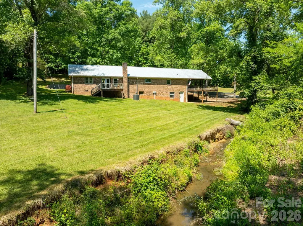 142 Pioneer Road Harmony NC 28634