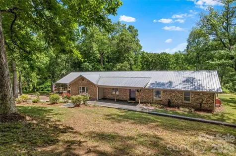 142 Pioneer Road Harmony NC 28634