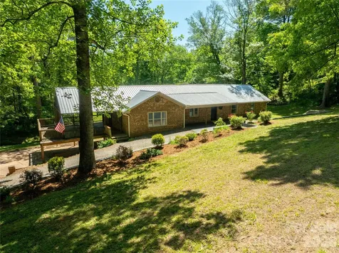142 Pioneer Road Harmony NC 28634