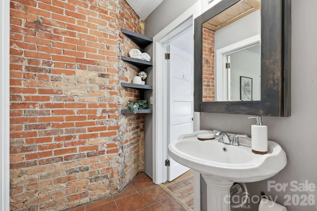 86 Annandale Avenue Asheville NC 28801
