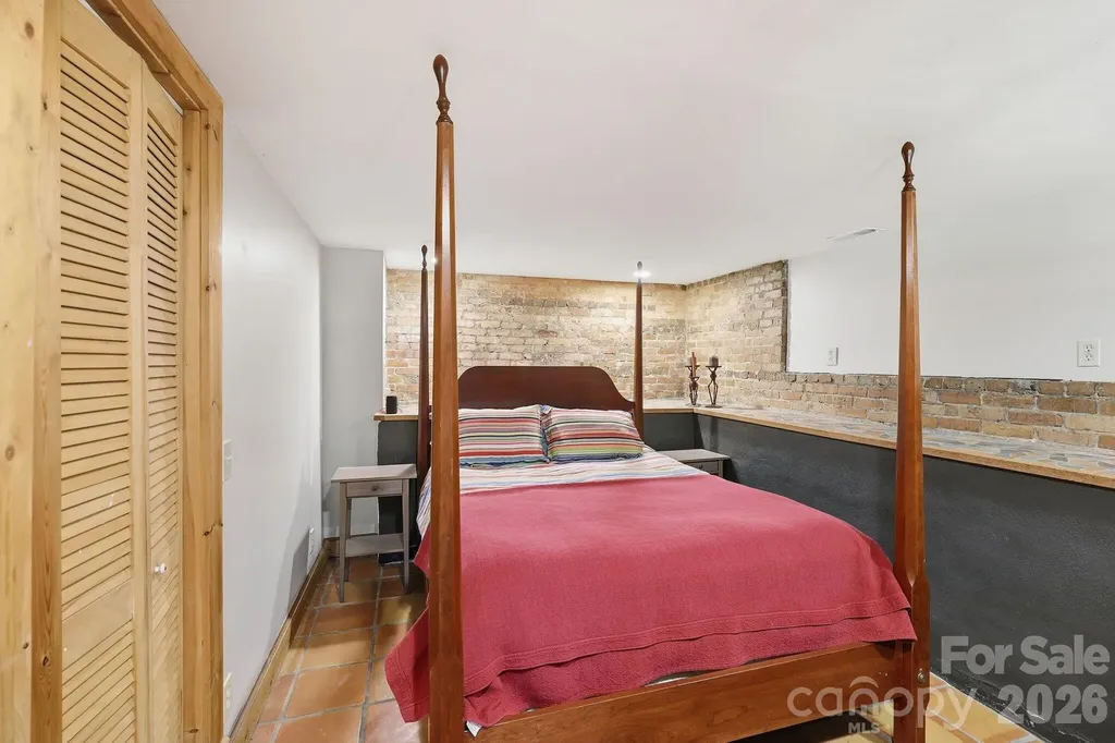 86 Annandale Avenue Asheville NC 28801
