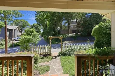 86 Annandale Avenue Asheville NC 28801