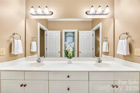 138 Woodstream Circle Mooresville NC 28117