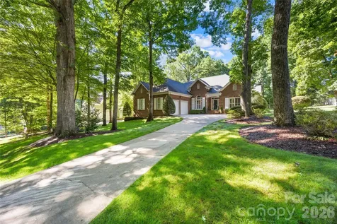 138 Woodstream Circle Mooresville NC 28117