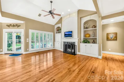 138 Woodstream Circle Mooresville NC 28117