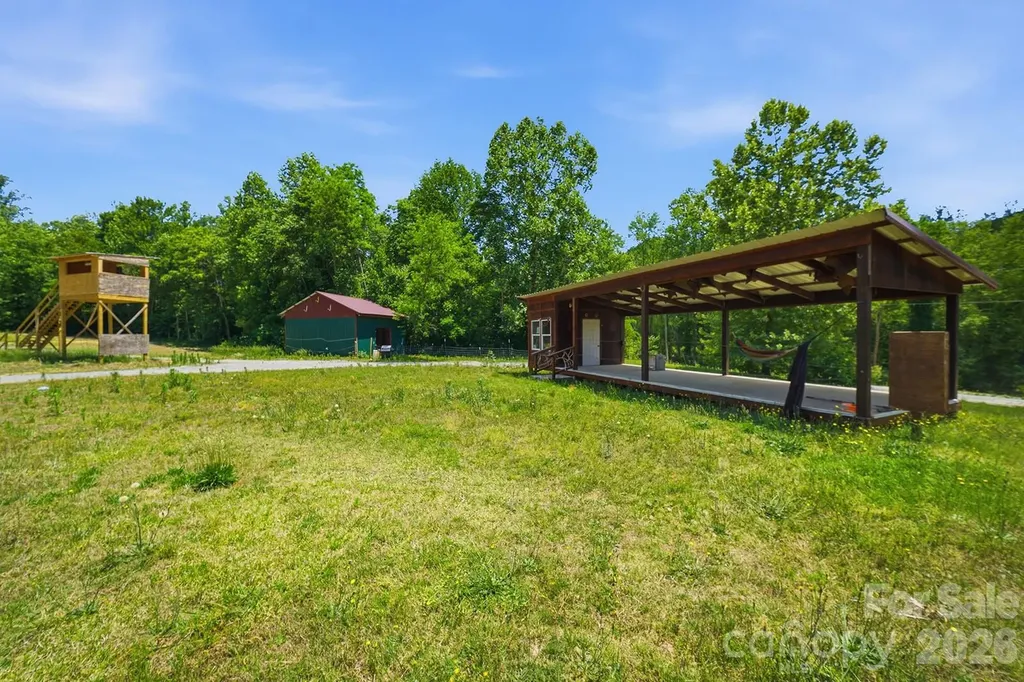 5373 Green River Cove Road Saluda NC 28773
