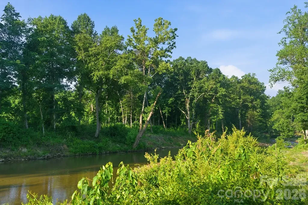 5373 Green River Cove Road Saluda NC 28773